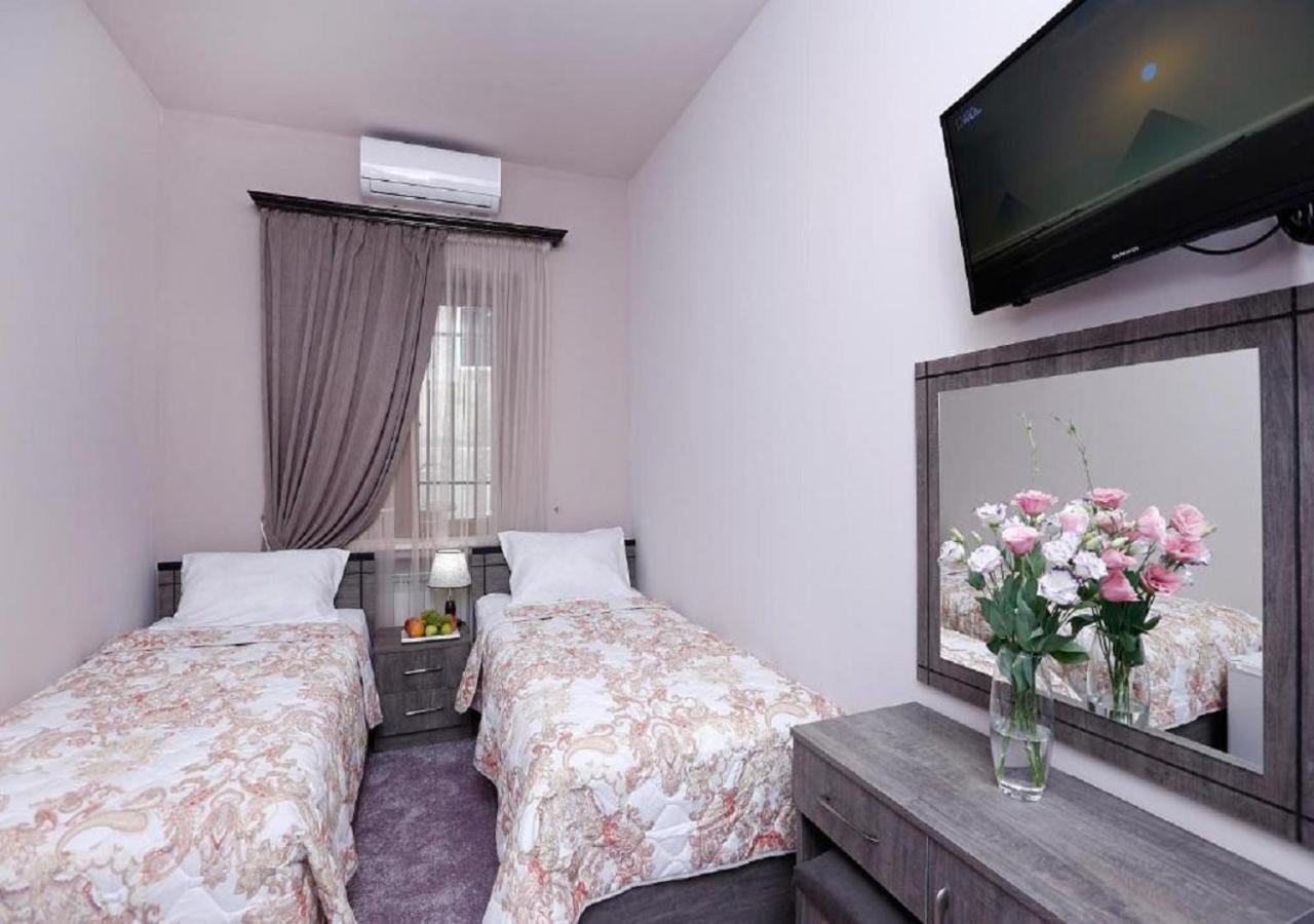 Guesthouse เยเรวาน ภายนอก รูปภาพ