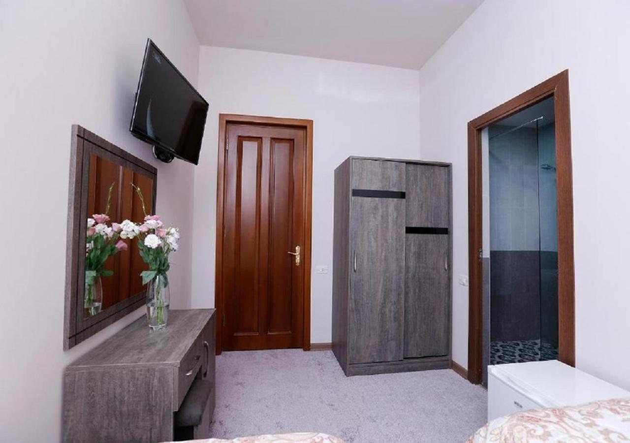 Guesthouse เยเรวาน ภายนอก รูปภาพ